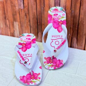 Chinelo Farm flor rosa